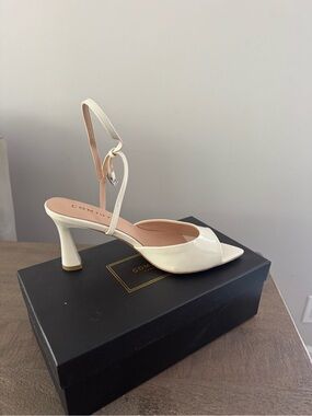 NIB Cream Patent Open-Toe Slingback Heel
